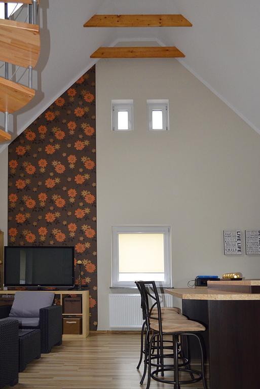Ferienwohnung Apartament Dzierżoniów Zimmer foto