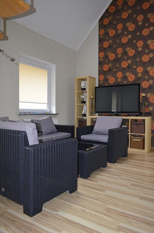 Ferienwohnung Apartament Dzierżoniów Zimmer foto